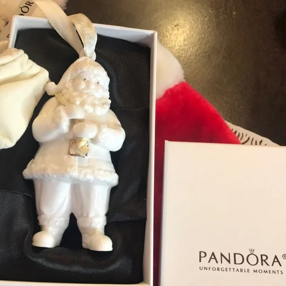 Stunning/authentic🎄HP🎄retired(never left box Pandora 2013 Christmas orn…)